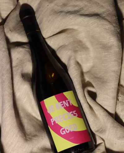 Wijnetiket Precies goed kleur